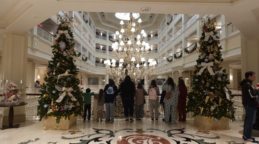 Here’s Why You Have To Visit Disney’s Grand Floridian Resort During The Holiday Season