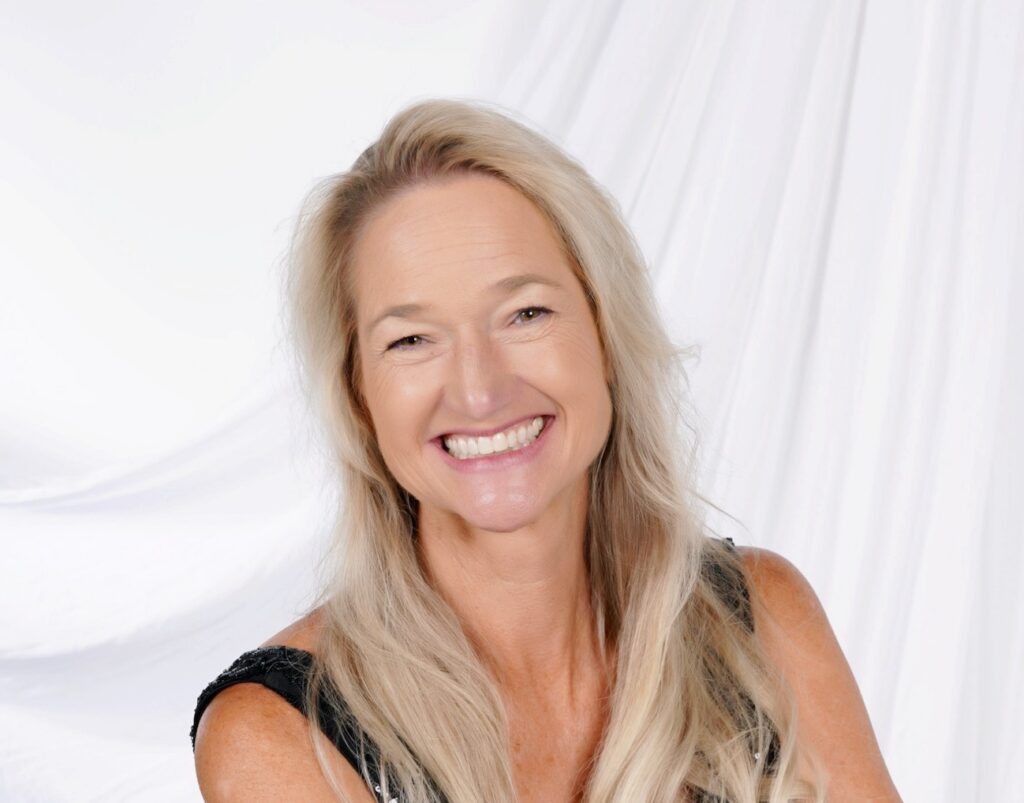 Head shot of Debbie Ely